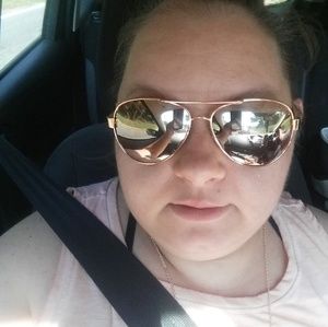 Meet your Posher, Amber